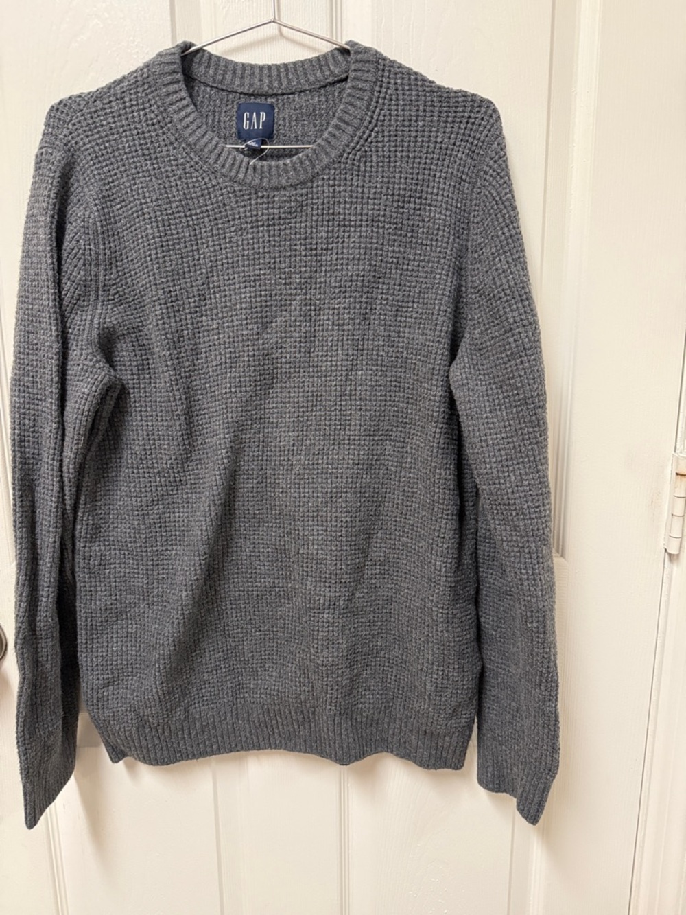 GAP Men's Textured Crewneck Sweater in Charcoal Gray